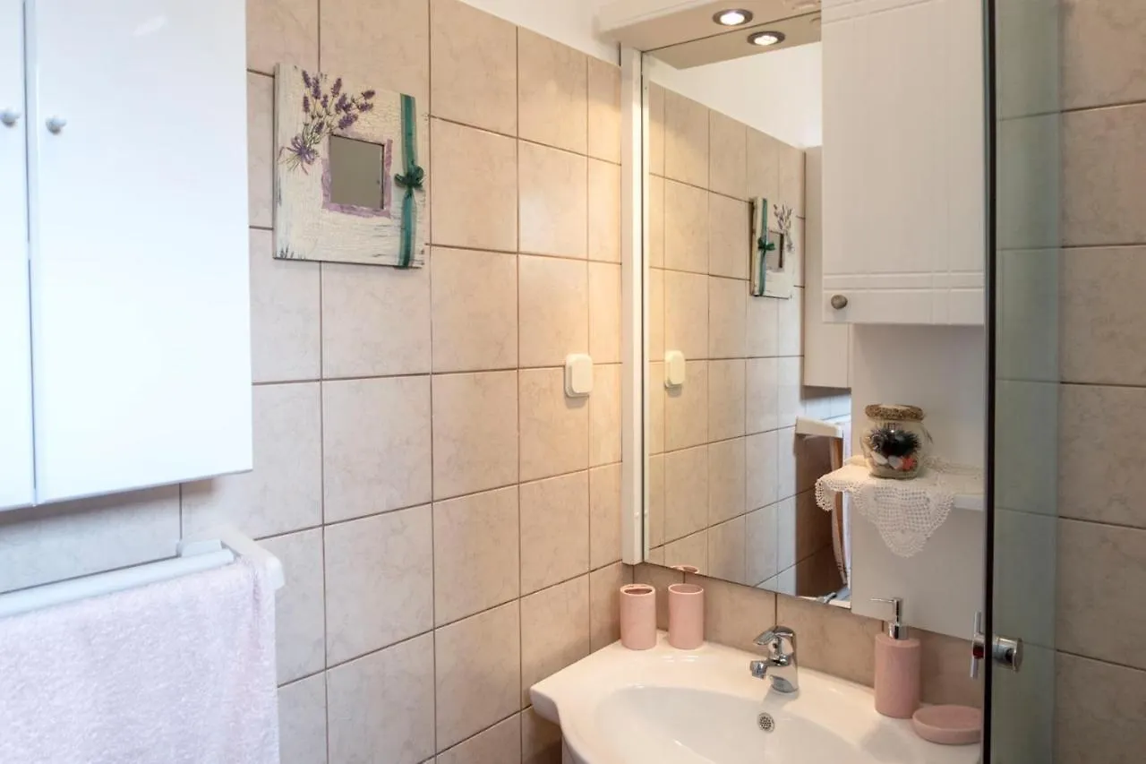 Apartment Durlen Malinska 0*,  Croatia